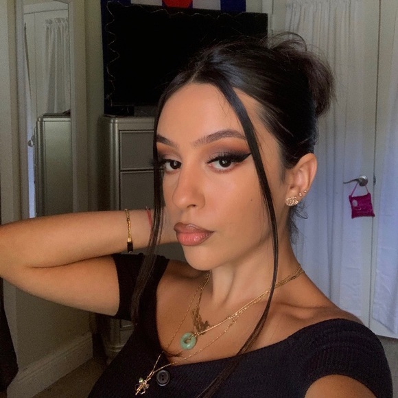 Meet your Posher, Amanda - Picture 1 of 1